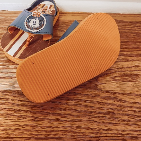 Mickey Mouse Flip Flops Toddle Size 8 - Picture 6 of 7